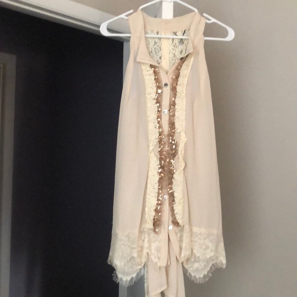 Top from the Buckle - Picture 1 of 3